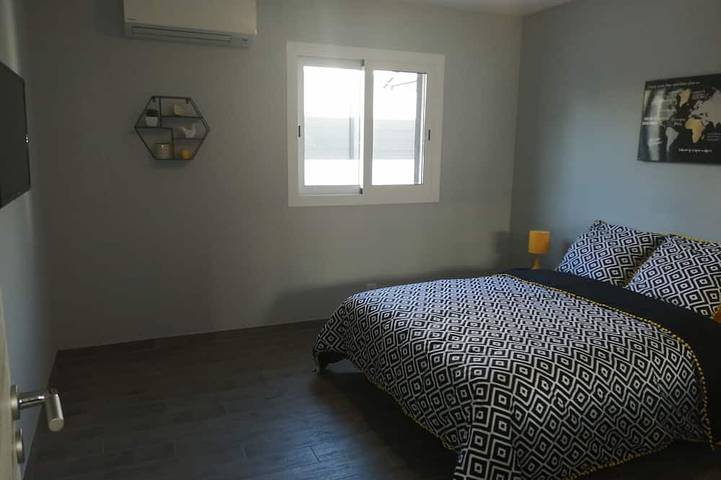 Location de vacances pour 12 personnes, avec jacuzzi ainsi que terrasse et jardin dans Plage d'Agosta - 2