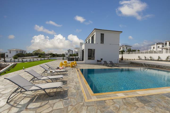 Villa for 6 people, with Balcony and Terrace as well as Garden in Cyprus
