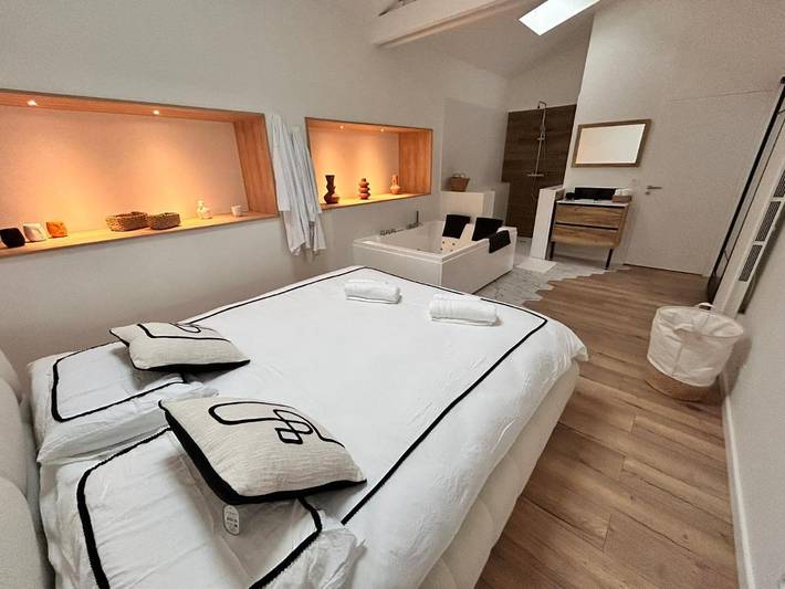 Gîte pour 2 personnes, avec jacuzzi et terrasse à Le May-sur-Èvre - 2