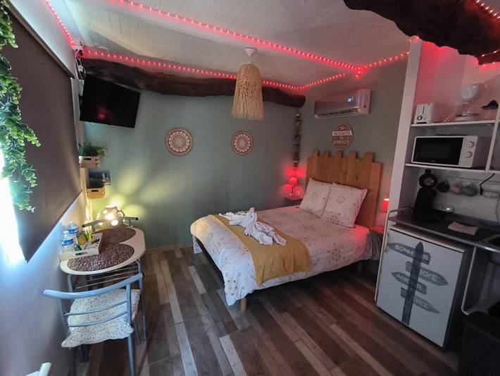 Location de vacances pour 2 personnes, avec vue ainsi que jardin et terrasse, animaux acceptés dans Gonneville-la-Mallet