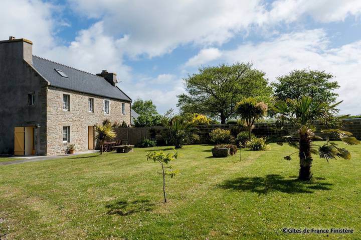 23 lesteven in Ploudalmézeau, Región de Brest