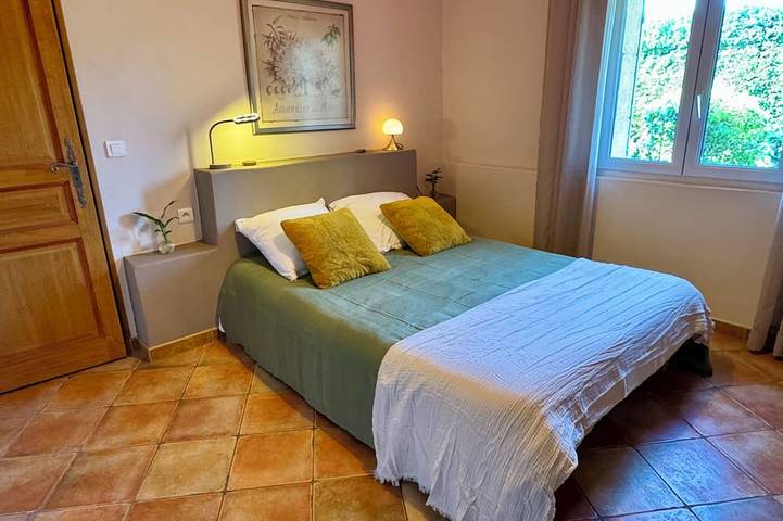 Gîte pour 8 personnes, avec terrasse ainsi que piscine et jardin, animaux acceptés à Villedieu - 2