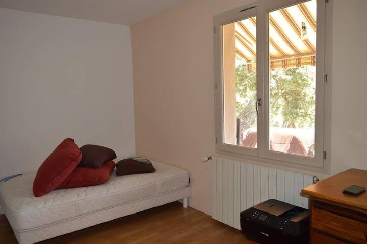 Location de vacances pour 8 personnes, avec piscine ainsi que jardin et terrasse, animaux acceptés à Puget - 3