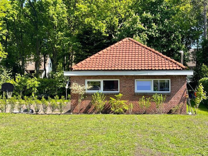 Vakantiehuis voor 4 personen, with Terras and Tuin as well as Zwembad in Wassenaar
