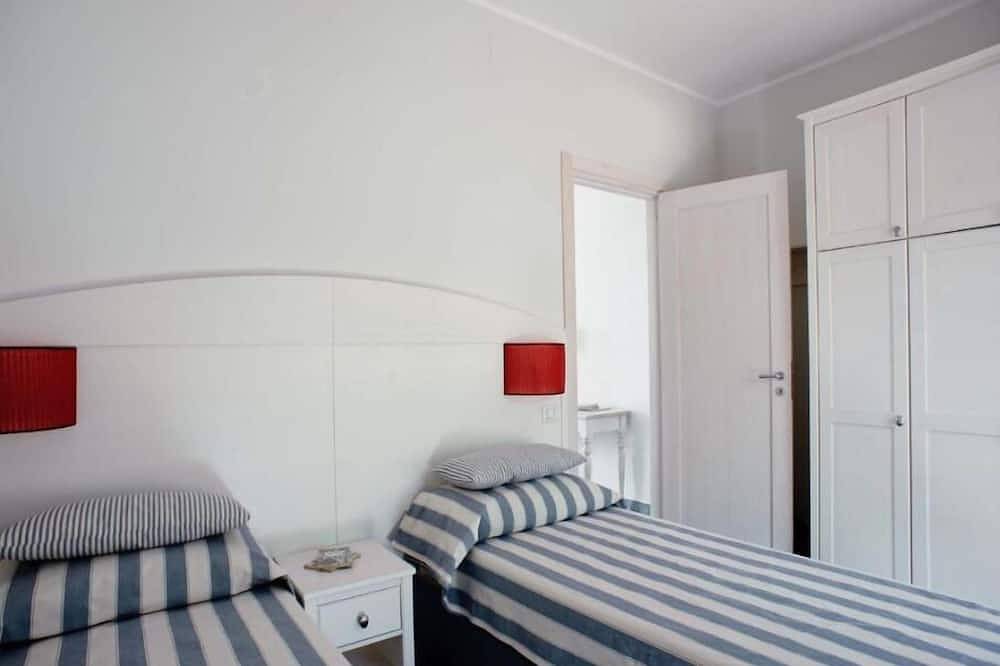 Apartamento entero, Petrosa   Large Sea View Apartment with Pool and Private Beach in Vibonati, Cilento