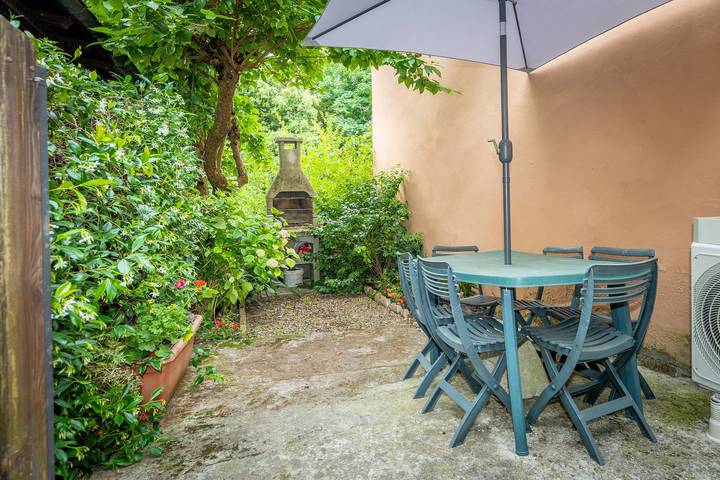 Appartamento intero, Appartamento 'Antica Tuscany' con giardino privato, Wi-Fi e aria condizionata in Chianni, Costa degli Etruschi