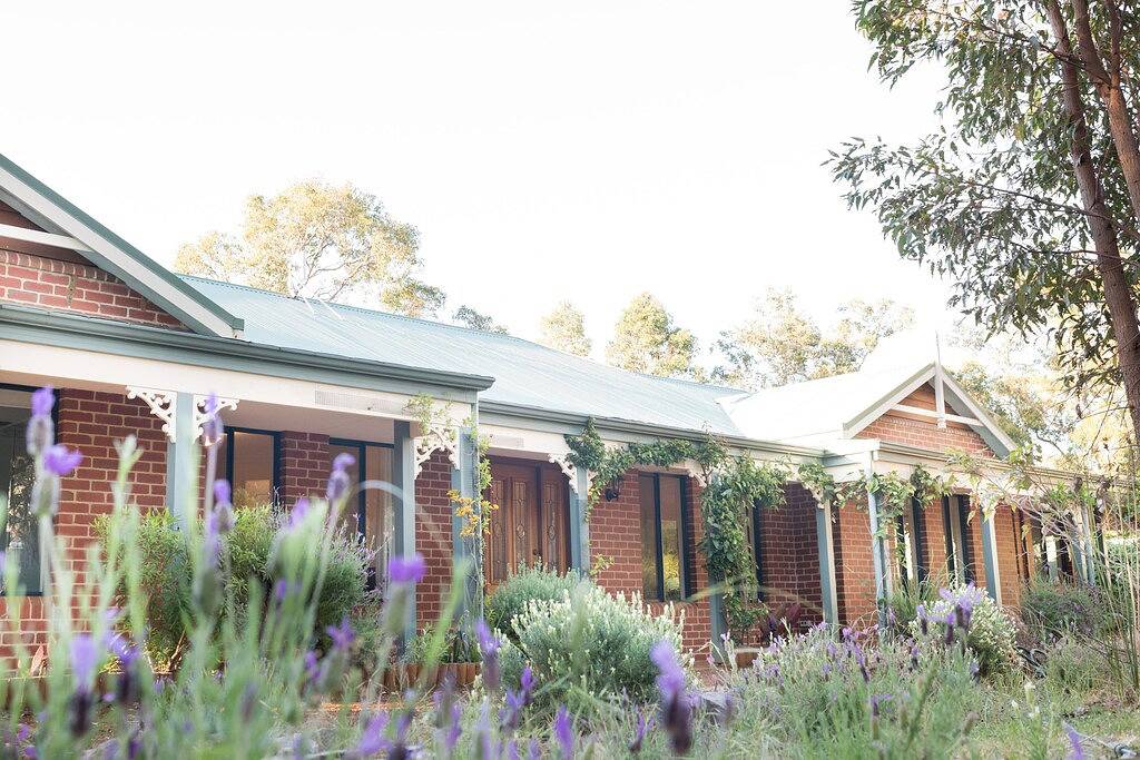 Vaila Bushland Charm near Beaches and Top Wineries in Yallingup, Western Australia