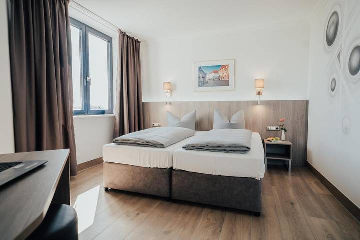Hotel für 3 Personen, mit Sauna und Ausblick in Untermeitingen - 3