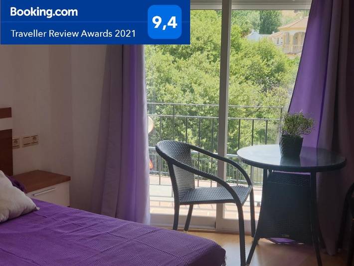 Apartamento para 6 personas, con Balcón además de Terraza y Vistas en Cuevas del Becerro