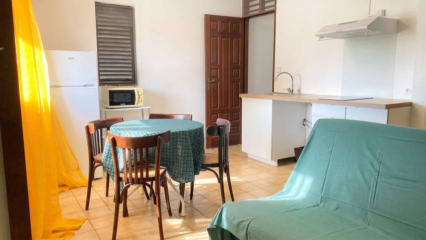Ganze Wohnung, Modernes Apartment in Remire-Montjoly mit Balkon, 60 m² in Remire-Montjoly, Französisch-Guayana