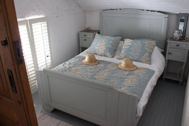 La Dependance ist ein geräumiges, freistehendes Luxus-Ferienhaus für 6 Personen in Youx, Puy-de-Dôme