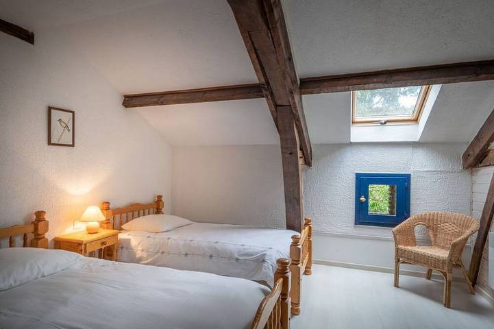 Superb 19. C. Bauernhaus in einem weitläufigen Gelände, in der Nähe von Pyrenäen, Pau und Lourdes in Caixon, Hautes-Pyrénées
