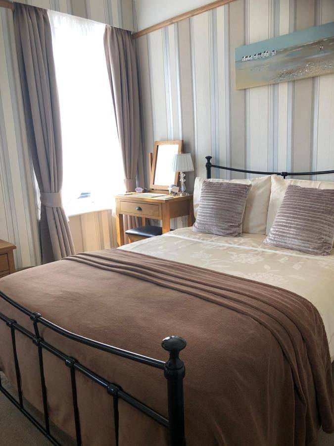 Linden Lodge Guest House in Weston-Super-Mare, North Somerset