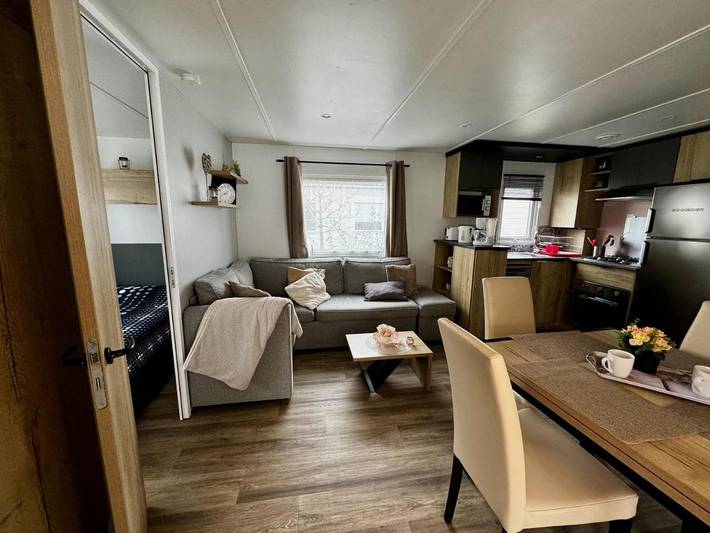 Camping pour 6 personnes, avec Terrasse ainsi que Jardin et Piscine