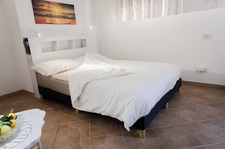 Apartamento entero, Wonderful studio apartment a stone's throw from the Castrum Novum excavations and 150 mt from the sea. in Santa Marinella, Provincia de Roma