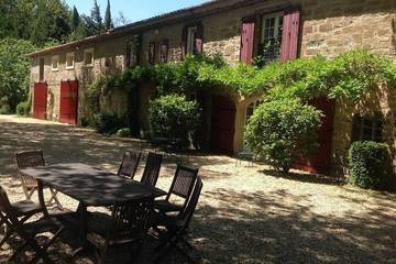 Agriturismo pour 20 personnes, avec jardin dans Parc Spirou Provence
