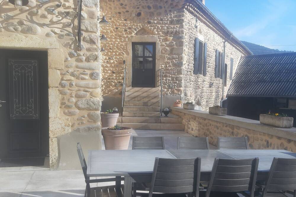 Accommodation In A Renovated Ardechoise Farmhouse In The Heart Of The Ardeche Region in Saint-Laurent-du-Pape, Privas (arrondissement)