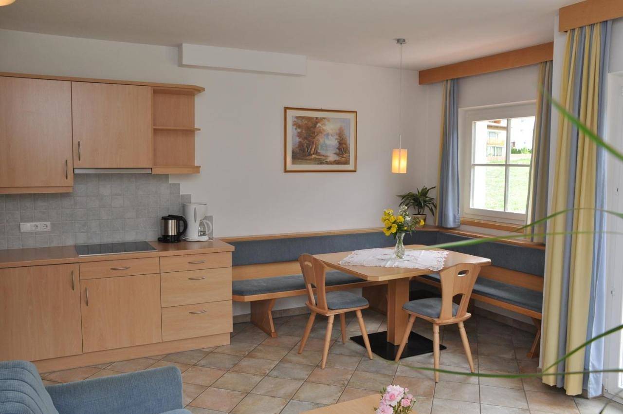 Ganze Wohnung, Apartment with Mountain View in Reischach Südtirol, Bruneck