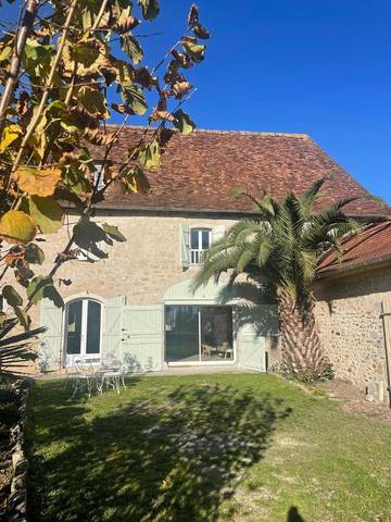 Location de vacances pour 6 personnes, avec vue et jardin à Saint-Gladie-Arrive-Munein