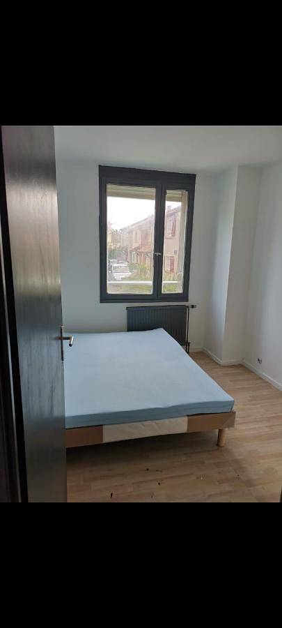 Appartement entier, Bel Bedroom in Cergy, Val-d'Oise