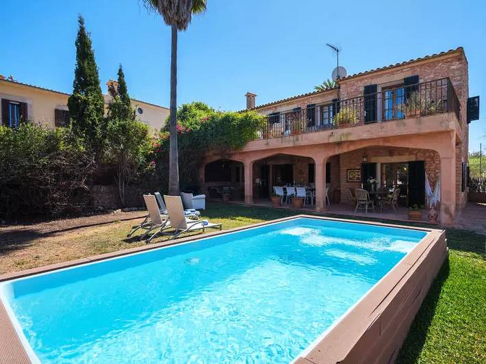 Villa for 6 people, with garden and pool - 1