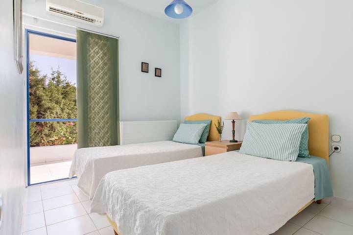 Splendida villa in una tranquilla posizione rurale con vista panoramica sul mare e vista sulla foresta in Sporadi