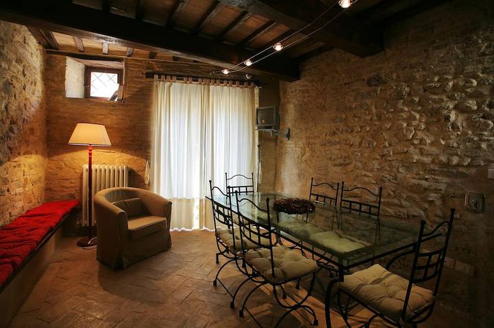 Appartement entier, Melanzio holiday apartment with garden and swimming pool in Montefalco, Province de Pérouse