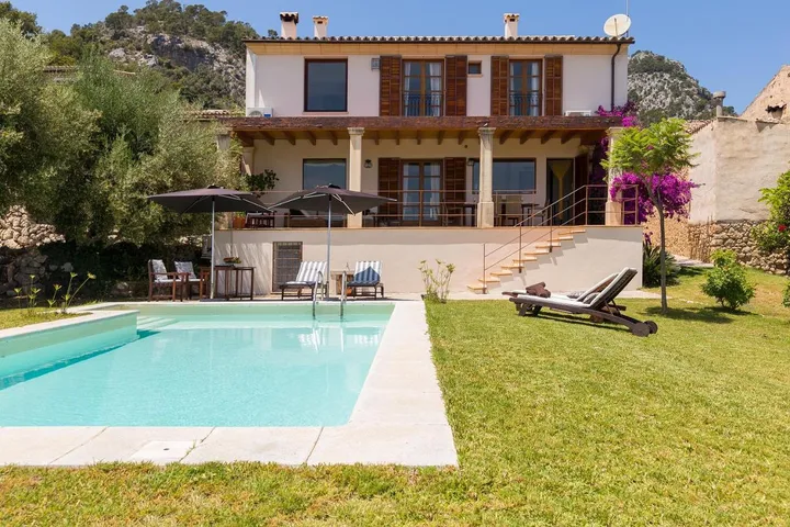 Casa de vacaciones para 4 personas, con piscina además de terraza y jardín - 1