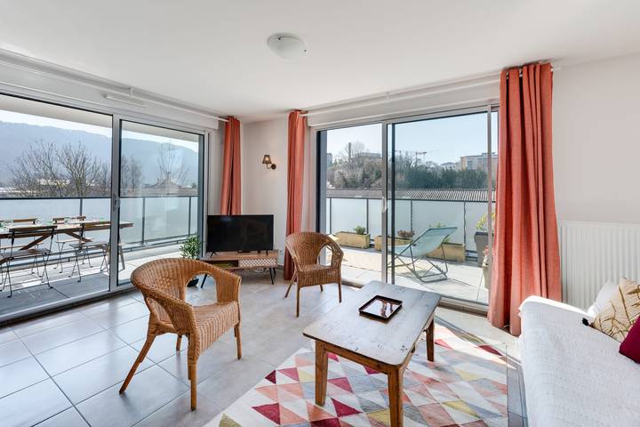 Location de vacances pour 5 personnes, avec Balcon et Terrasse à Cran-Gevrier