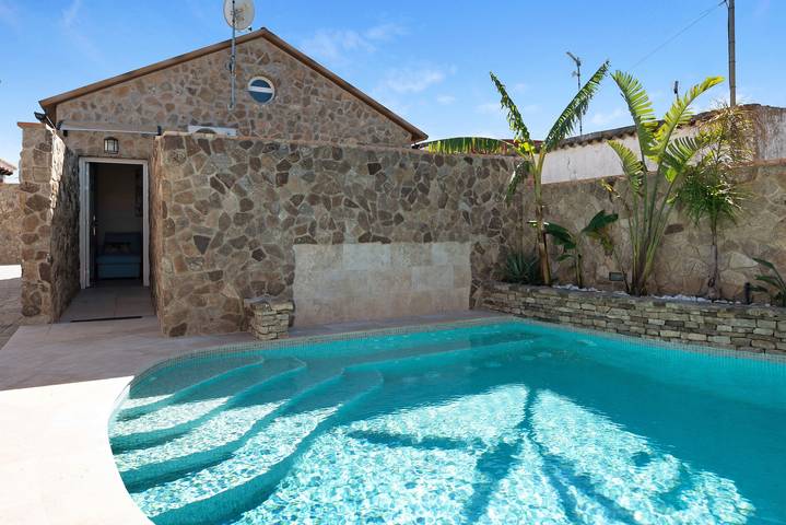Ferienhaus 'El Cortijo de Claudia - Adults only' mit Bergblick, Gemeinschaftspool und WLAN in Conil de la Frontera, Costa de la Luz