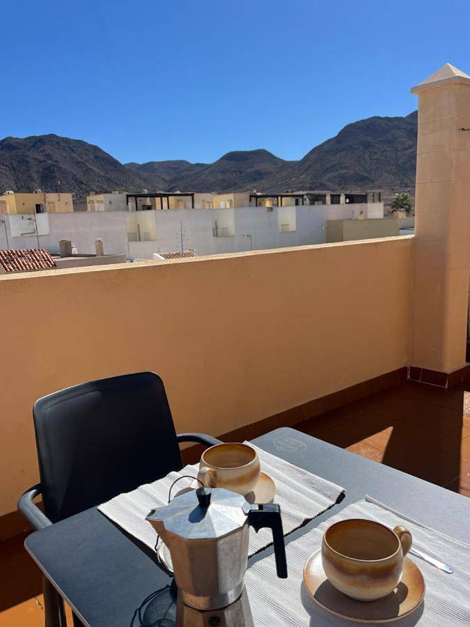 Casa de vacaciones para 6 personas, con vistas y terraza en Almería