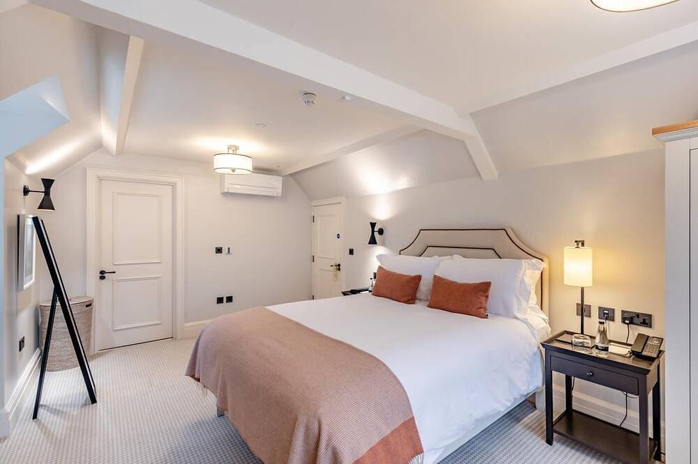 4 Bed in Bray (oc-l32609) in Berkshire
