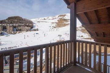 Gîte pour 8 personnes, avec piscine et balcon dans Office De Tourisme D Orcieres