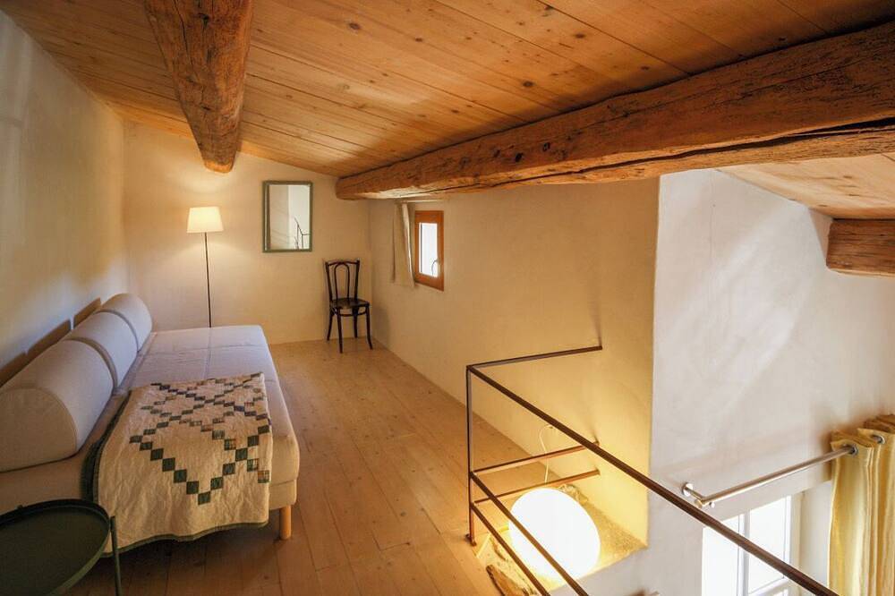 Maison du Four: Attractive French village house with balcony & Baker around the corner in Mirabel-aux-Baronnies, Nyons und Umgebung