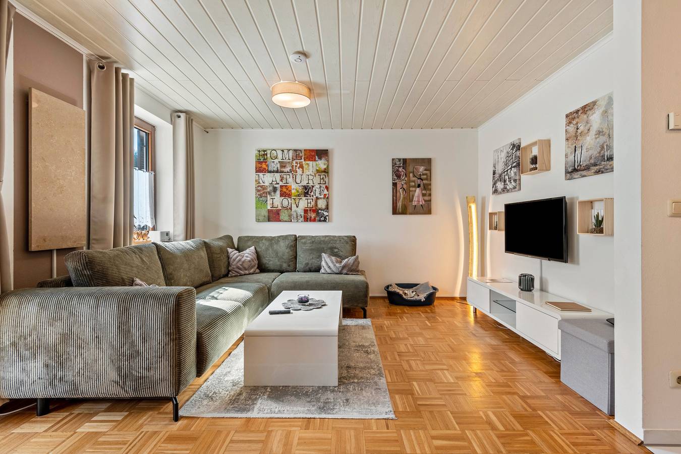 Ganze Wohnung, Ferienwohnung 'Fewo mit Terrasse - Hunde erwünscht' mit Bergblick, Terrasse und Wi-Fi in Falkenstein ( Cham), Ostbayern