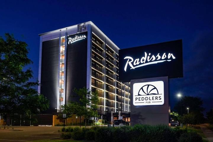 Hotel para 2 personas, con piscina y jacuzzi - 1