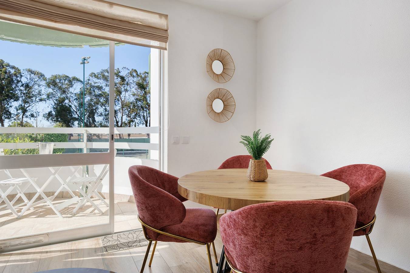 Appartamento intero, Sweet Green Tower con Vista Mare e Piscina Condominiale in Praia da Rocha, Portimao