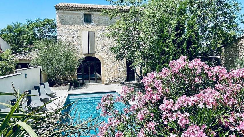 Maison de vacances pour 10 personnes, avec Terrasse ainsi que Jardin et Piscine à Caumont-sur-Durance