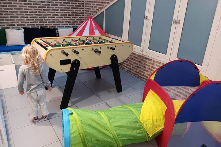 Gite Troubadour 10p piscine intérieure chauffée in Audinghen, Région de Boulogne-sur-Mer