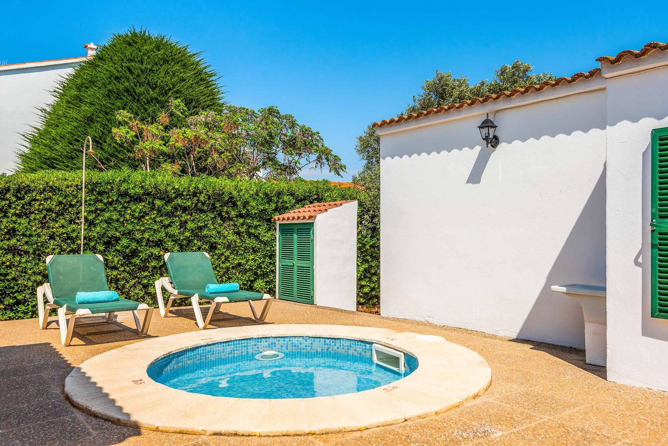 Chalet para 10 personas con piscina para niños in Cala Blanes, Ciudadela