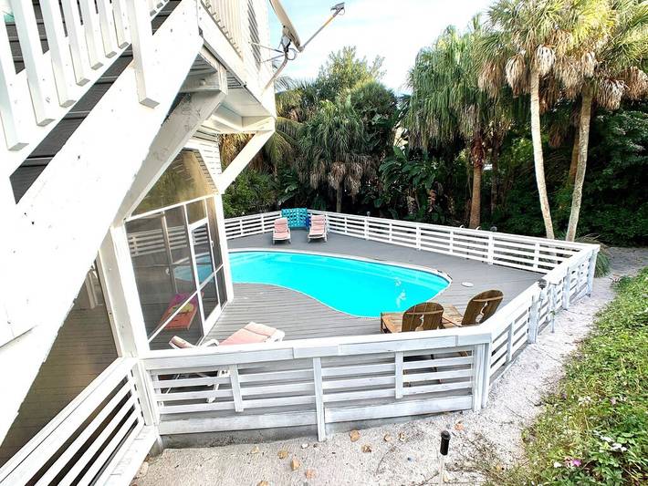 Vacation rental for 10 people, with pool and yard in North Captiva Island