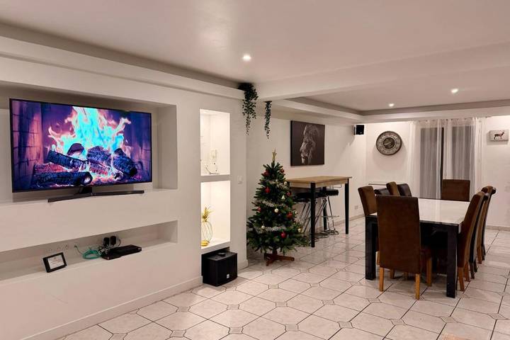 Location de vacances pour 14 personnes, avec jardin, animaux acceptés à La Houssaye-en-Brie - 2