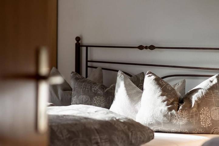Ferienwohnung für 4 Personen, mit Garten und Ausblick in Höchst