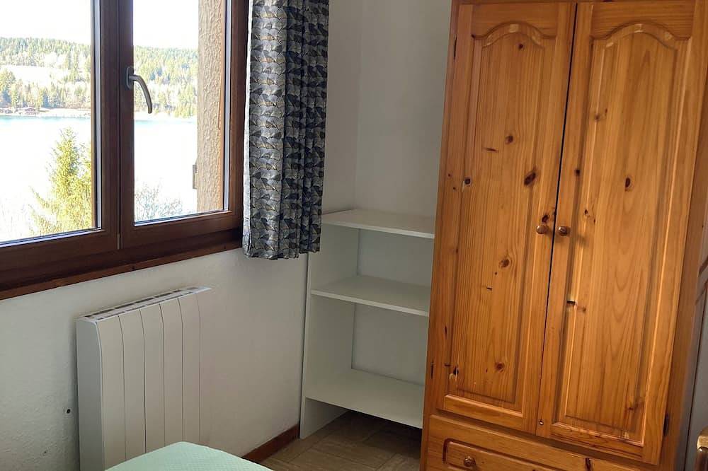 Appartement entier, Appartement confortable avec vue imprenable sur le lac de St Point in Mouthe-Lac et Mont d’Or, Jura Francais