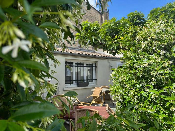 Chambre d’hôte pour 2 personnes, avec Terrasse ainsi que Jardin et Piscine