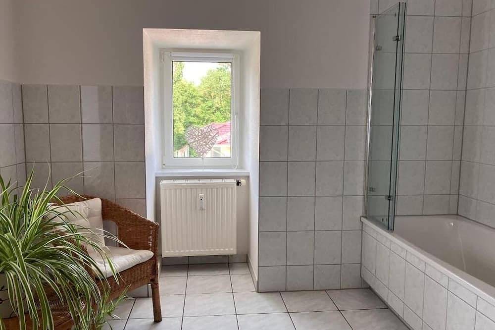 Ganze Wohnung, Ferienwohnung am Saaleknie 80qm mit Gartenidylle in Rudolstadt in Rudolstadt, Saaleland