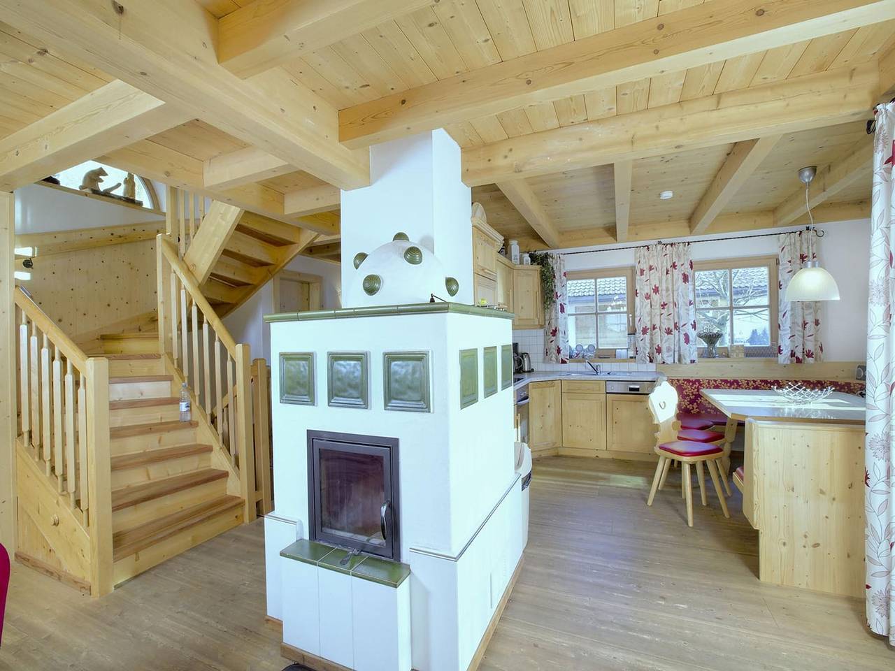 Chalet in Königsleiten near Ski Bus & Pool in Pinzgau