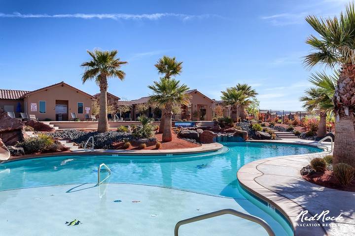 Ferienhaus für 9 Personen, mit Terrasse und Pool sowie Whirlpool - 1