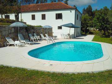Gîte pour 10 personnes, avec piscine ainsi que jardin et vue, animaux acceptés à Aldreu