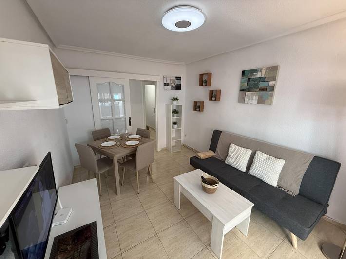 Ganze Ferienwohnung, Ferienwohnung für 4 Personen mit Balkon/Terrasse in Campoamor, Alicante
